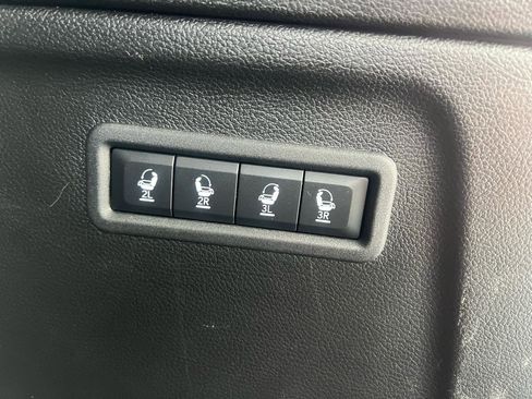 Used 2024 Jeep Wagoneer L Series II image 38