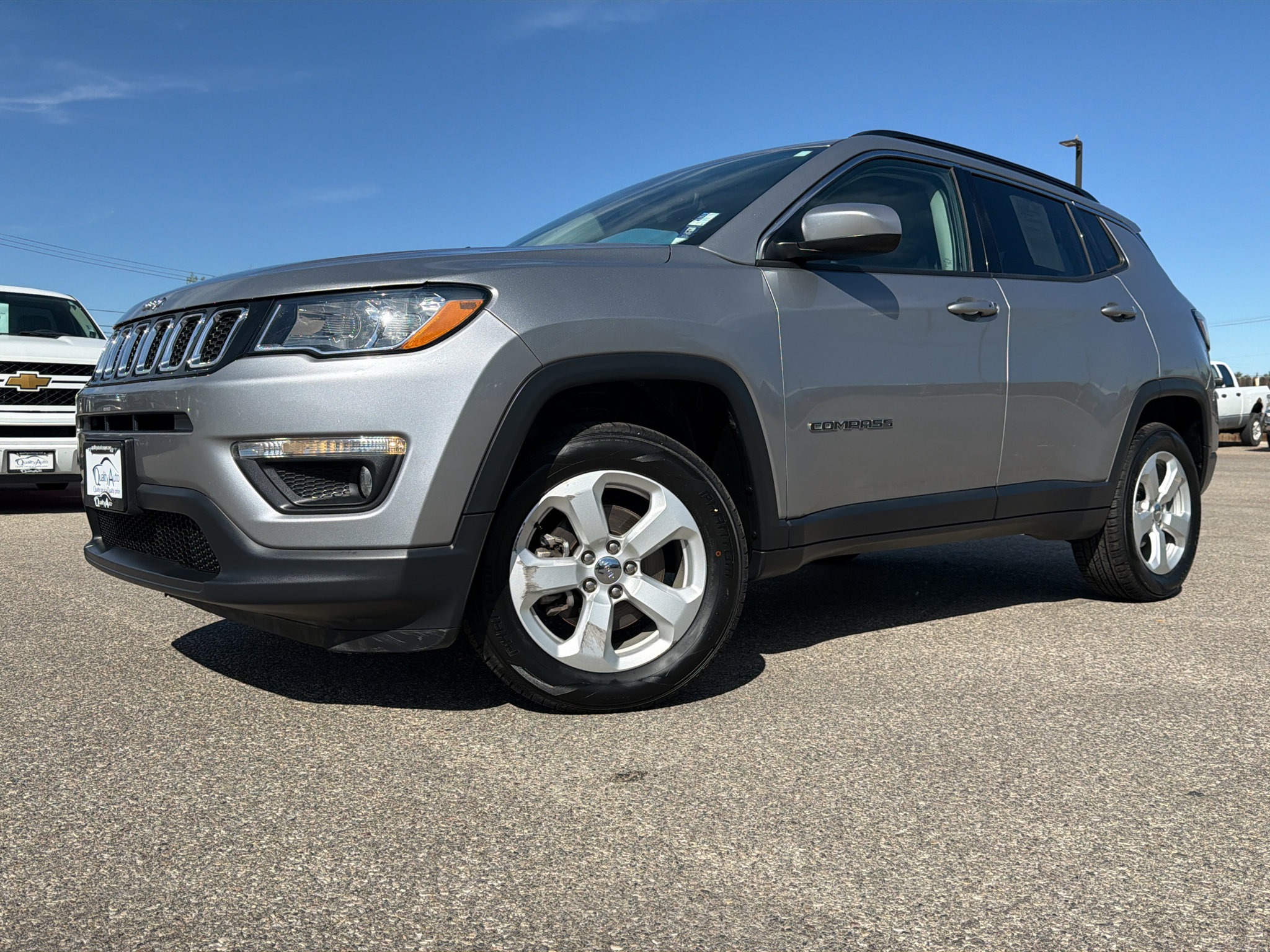 Used 2019 Jeep Compass Latitude w/ Cold Weather Group AWD/4WD image 1