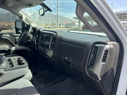 Used 2019 Chevrolet Silverado 2500 LT AWD/4WD image 18