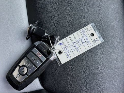 Used 2024 Ford Explorer XLT w/ Equipment Group 202A AWD/4WD image 35