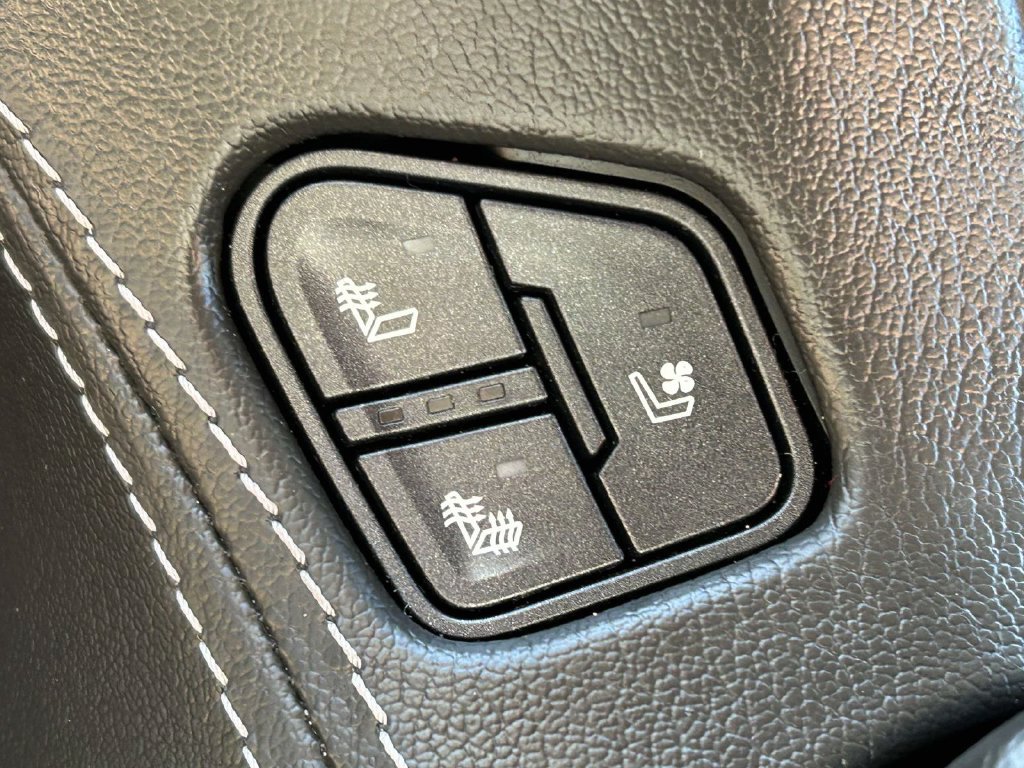 Used 2020 GMC Yukon XL Denali AWD/4WD image 29