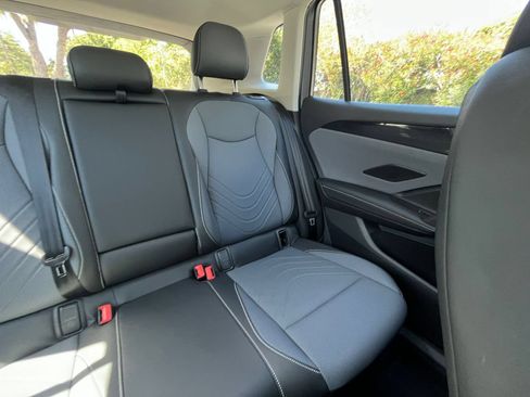 Used 2026 Volkswagen Tiguan SE AWD/4WD image 39