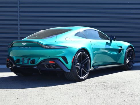 Used 2025 Aston Martin V8 Vantage Coupe RWD image 5