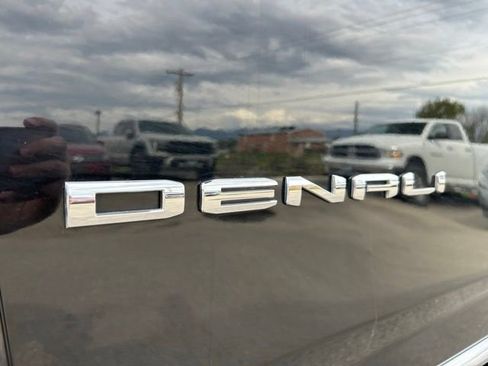 Used 2025 GMC Yukon Denali w/ Denali Reserve Package AWD/4WD image 11