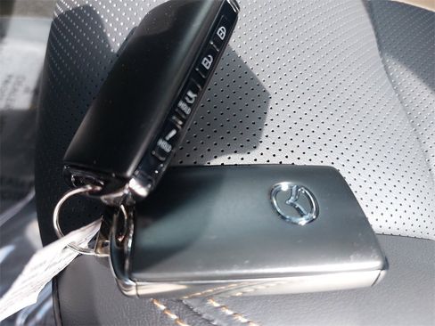 New 2025 MAZDA CX-90 Plug-In Hybrid w/ Premium Plus image 37