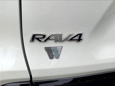 Used 2022 Toyota RAV4 XSE AWD/4WD image 24