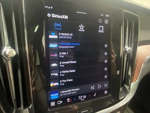 Used 2024 Volvo V60 B5 Cross Country Plus image 22