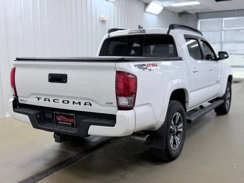 Used 2017 Toyota Tacoma TRD Sport w/ Tow Package AWD/4WD image 6