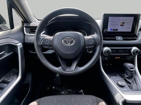 Used 2025 Toyota RAV4 XLE AWD/4WD image 6