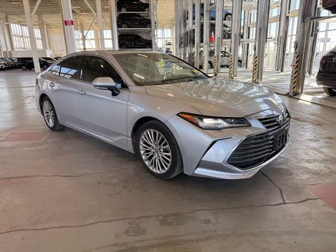 Used 2022 Toyota Avalon Limited w/ Advanced Safety Package image 1