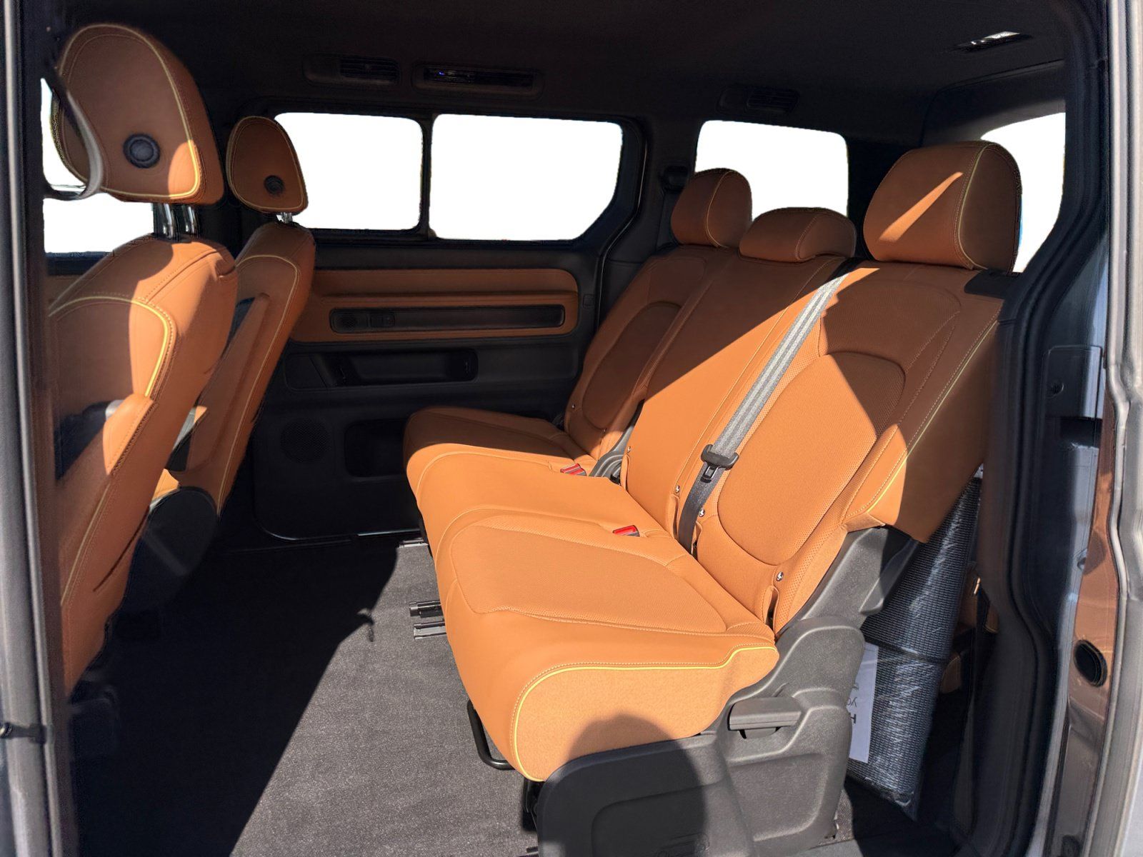 New 2025 Volkswagen ID. Buzz Pro S RWD image 16