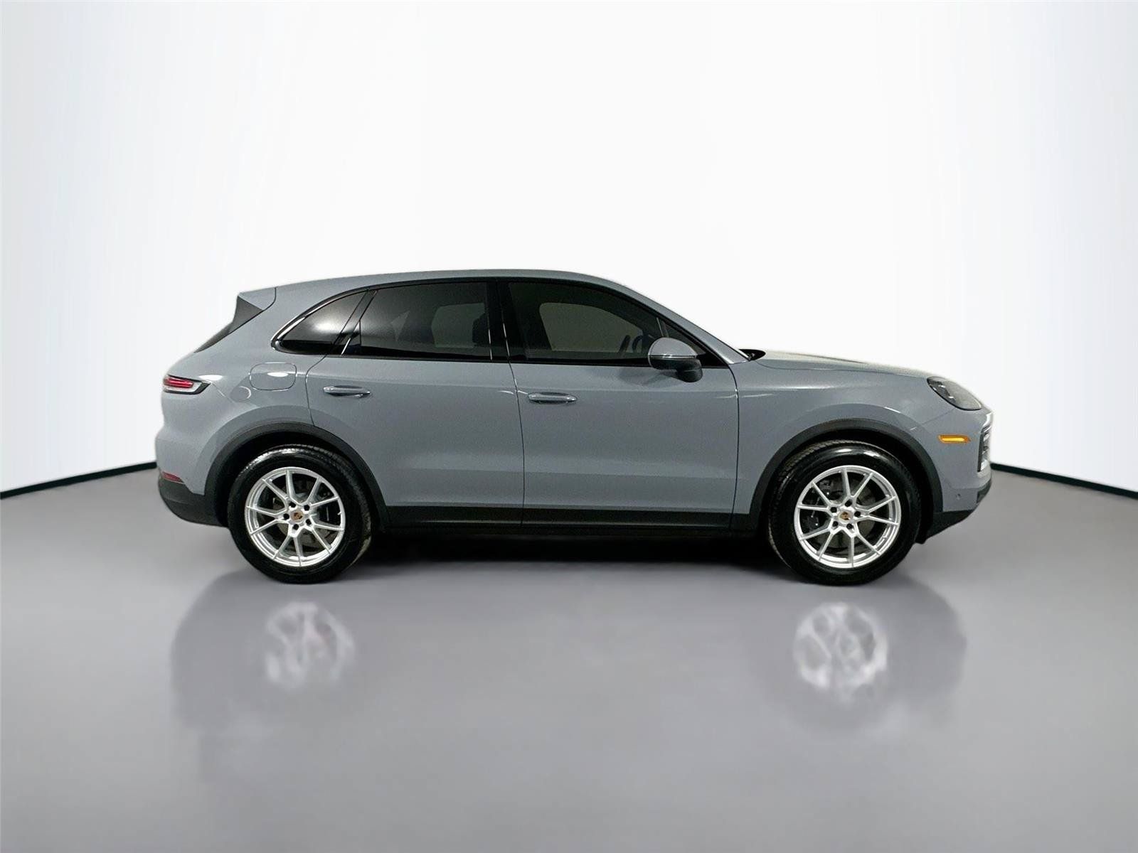 Certified 2026 Porsche Cayenne AWD/4WD image 8