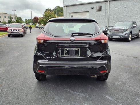 New 2025 Nissan Kicks Play S image 4