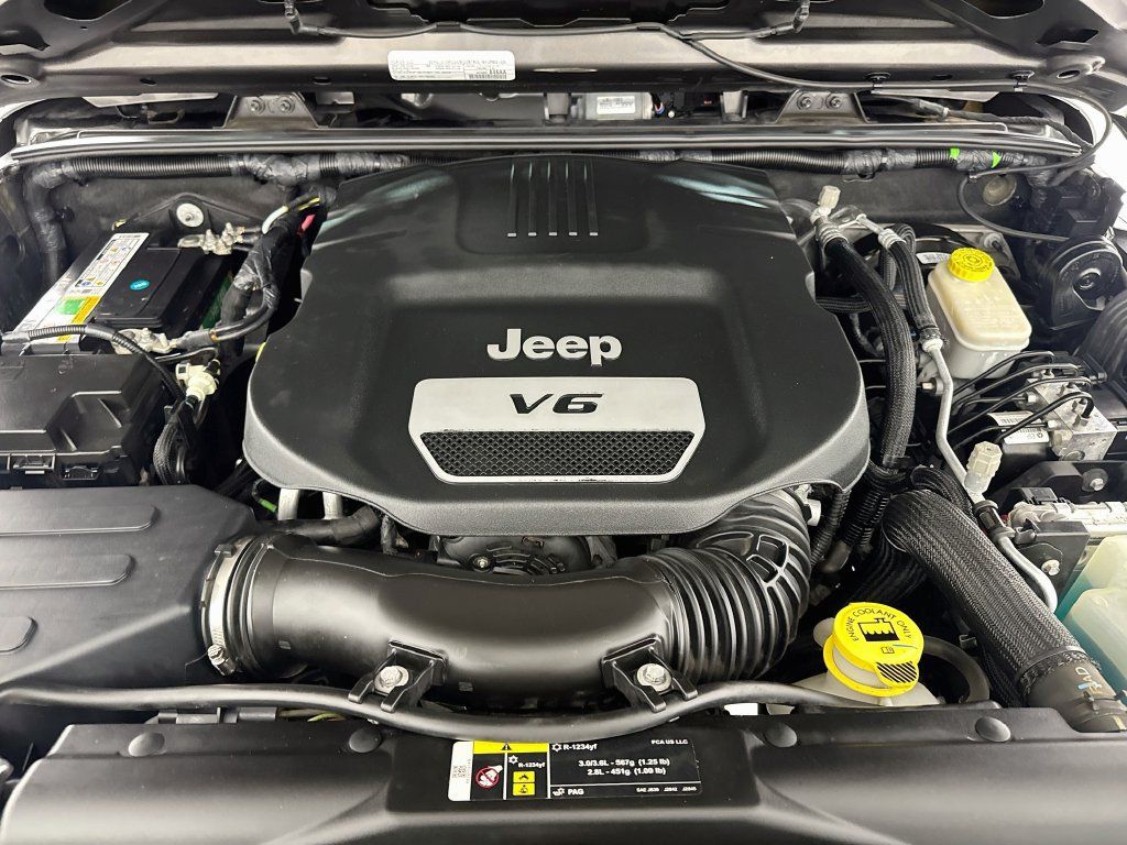 Used 2017 Jeep Wrangler Unlimited Sport w/ Connectivity Group AWD/4WD image 24