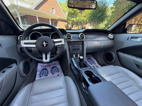 Used 2009 Ford Mustang GT RWD image 50