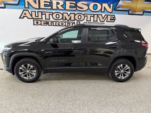 Used 2025 Chevrolet Equinox LT w/ Convenience Package II AWD/4WD image 2