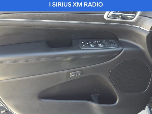 Used 2018 Jeep Grand Cherokee Limited image 15