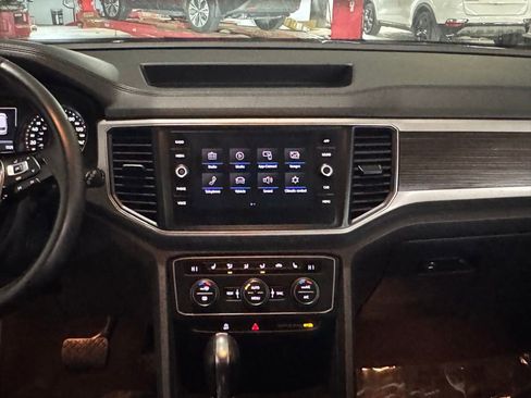 Used 2019 Volkswagen Atlas SE w/ Panoramic Sunroof Package image 27