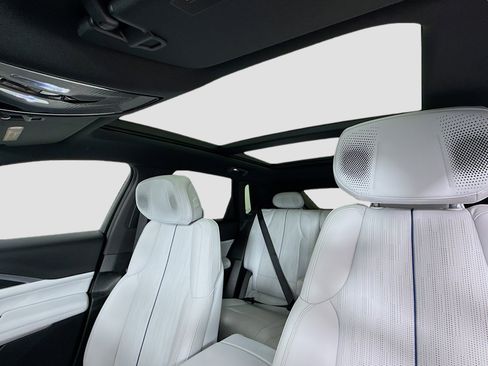 Used 2025 Cadillac Lyriq Sport image 23