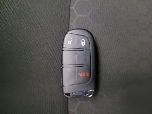 Used 2018 Jeep Compass Sport image 32