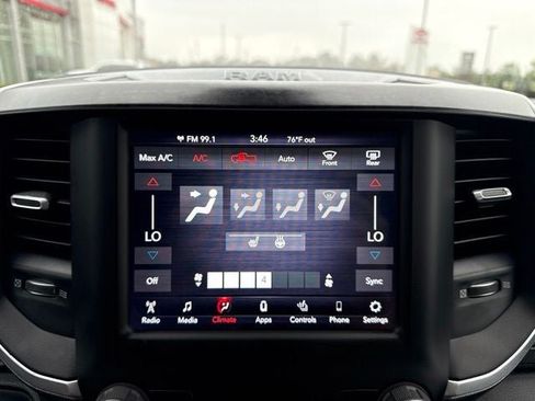 Used 2020 RAM 1500 Big Horn AWD/4WD image 32