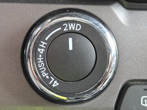 Used 2021 Toyota Tacoma TRD Off-Road AWD/4WD image 4