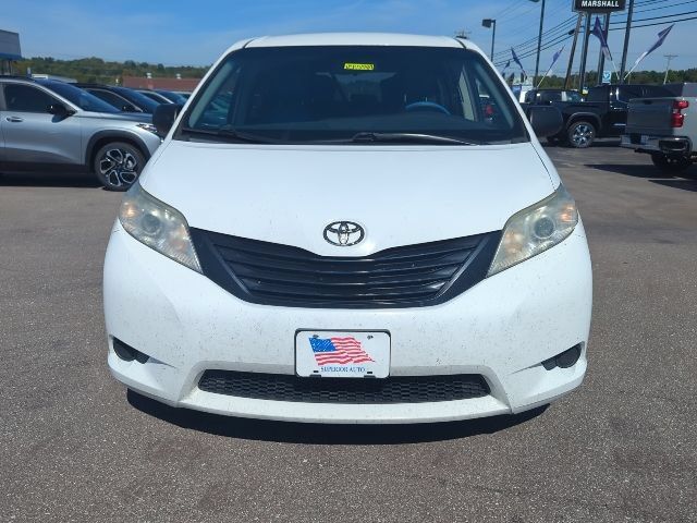 Used 2016 Toyota Sienna L FWD image 4