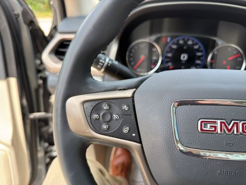 Used 2023 GMC Acadia Denali w/ Denali Ultimate Package FWD image 28