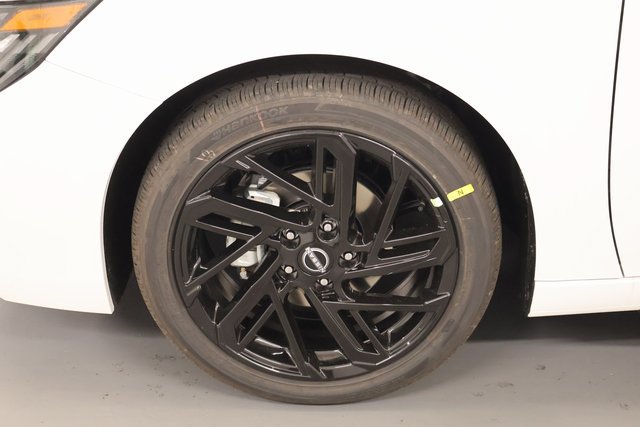 New 2027 Nissan Sentra SR w/ SR Premium Package FWD image 7