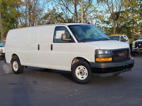 Used 2020 GMC Savana 2500 Extended w/ Driver Convenience Package image 31