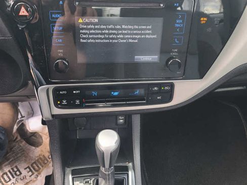 Used 2017 Toyota Corolla L image 13