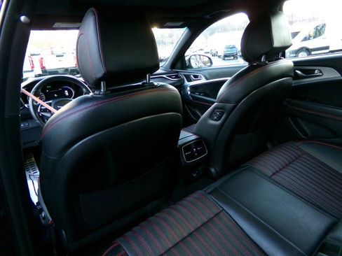 Used 2023 Genesis G70 2.0T w/ Sport Prestige Package image 18