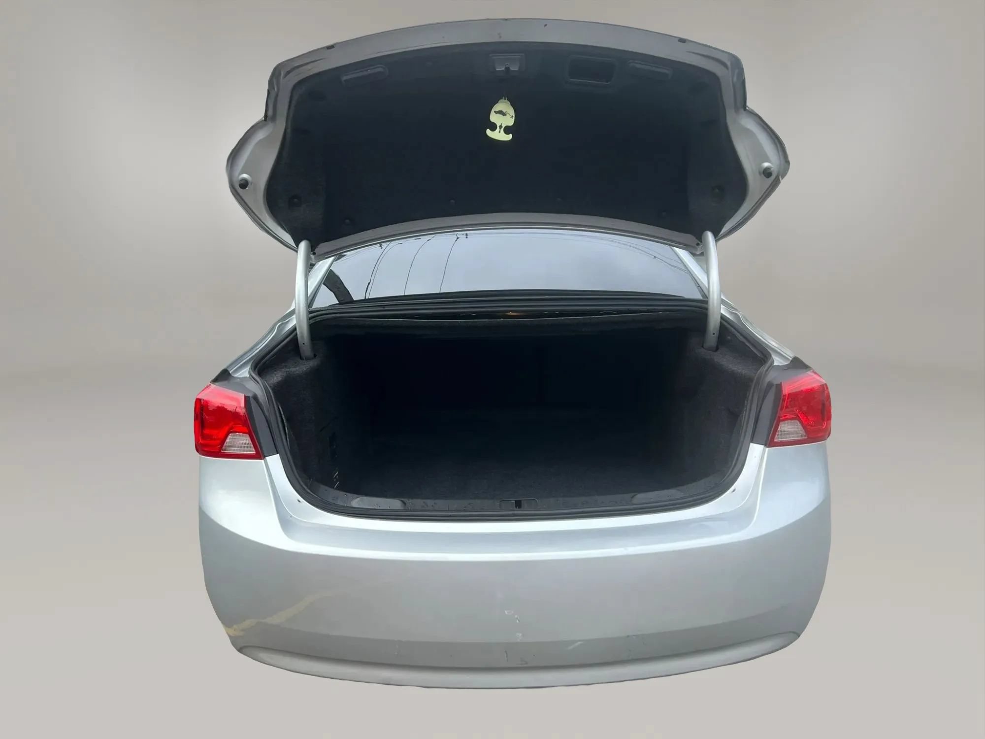 Used 2019 Chevrolet Impala LT FWD image 9