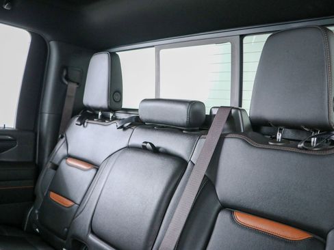 Used 2024 GMC Sierra 2500 AT4 w/ Technology Package AWD/4WD image 29
