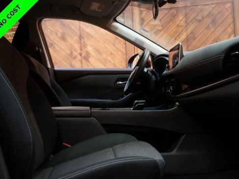 Used 2022 Nissan Rogue SV image 49