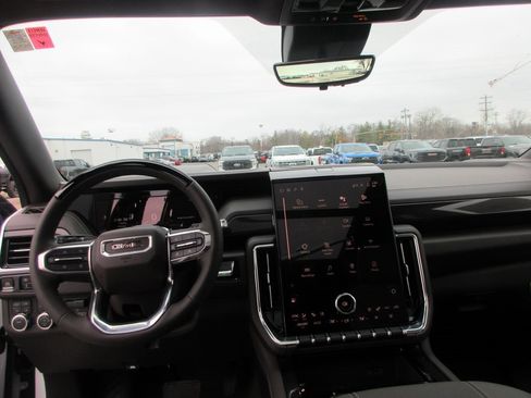 New 2026 GMC Yukon Elevation w/ Elevation Premium Package image 16