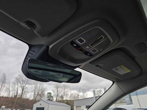 Certified 2025 Volvo V60 B5 Cross Country Plus image 30