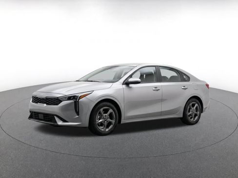 Used 2026 Kia K4 FWD image 3