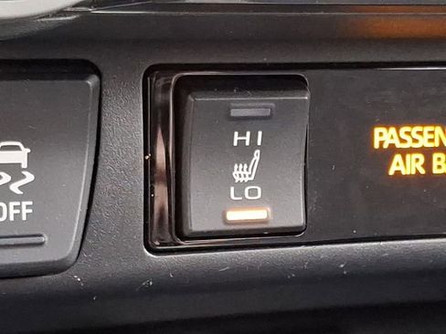 Used 2020 Toyota RAV4 XLE w/ Convenience Package image 25