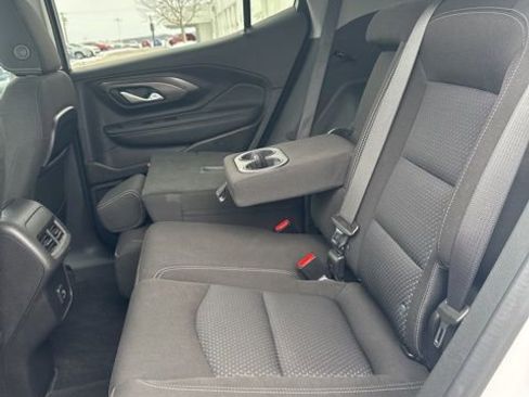 Used 2024 GMC Terrain SLE image 46