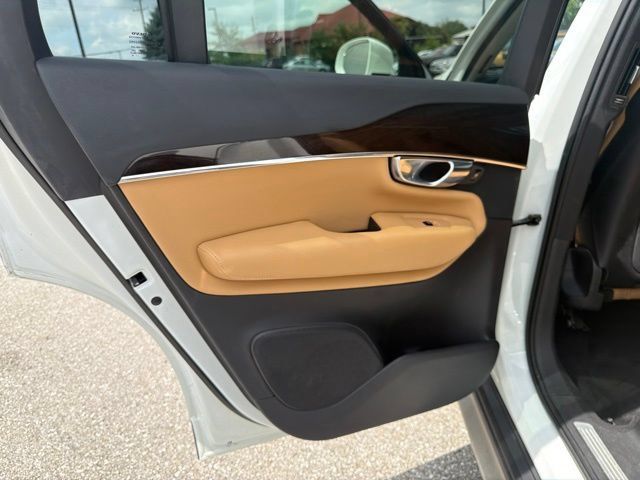 Used 2016 Volvo XC90 T6 Momentum AWD/4WD image 25