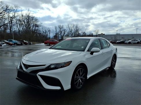 Certified 2024 Toyota Camry SE w/ Cold Weather Package image 3