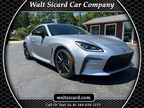 Used 2025 Toyota GR86 Premium w/ ALL Weather Mat Package (TMS) RWD image 1