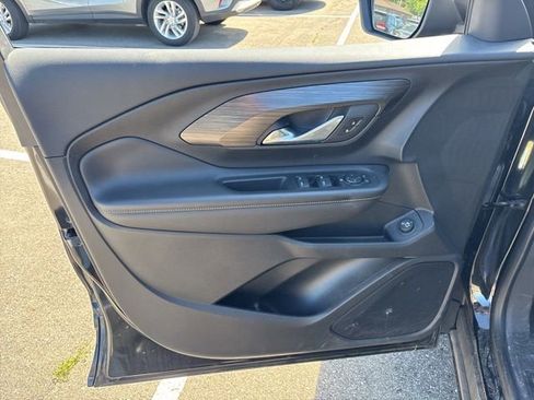 Used 2023 GMC Terrain SLE w/ Driver Convenience Package FWD image 16