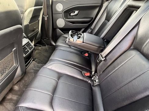 Used 2019 Land Rover Range Rover Evoque SE Premium image 28