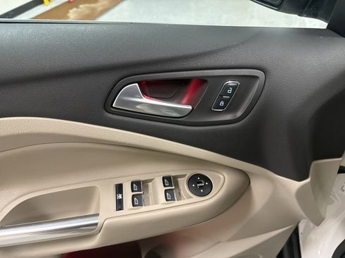 Used 2015 Ford C-MAX Energi SEL w/ Equipment Group 302A image 19