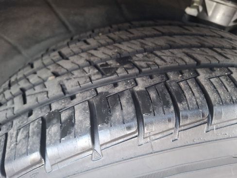 Used 2022 Kia Sorento LX image 9