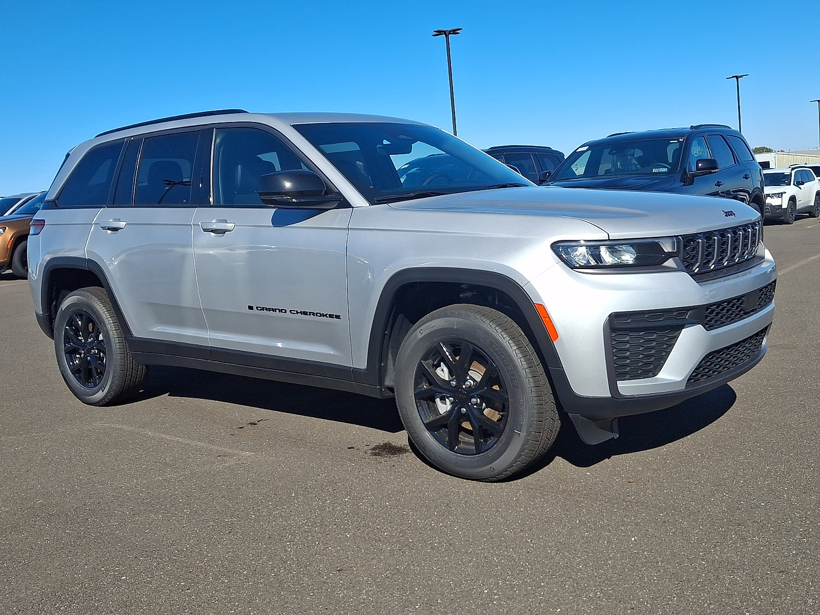 New 2026 Jeep Grand Cherokee Altitude AWD/4WD image 1