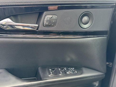 Certified 2023 Lincoln Nautilus Reserve w/ Monochromatic Package image 25