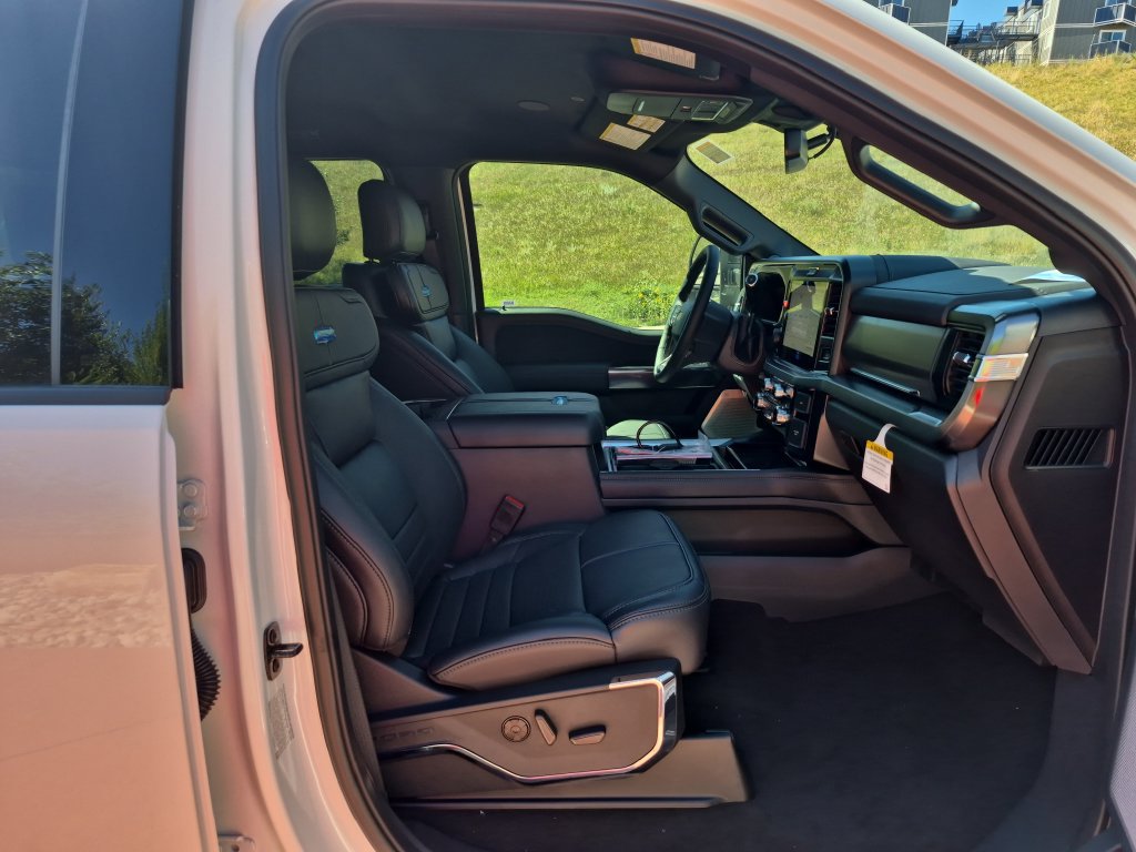 New 2026 Ford F250 Platinum w/ Tremor Off-Road Package AWD/4WD image 28
